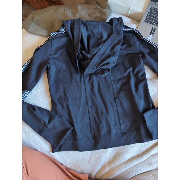Trina Turk zip up hoodie size large - Picture 7 of 8